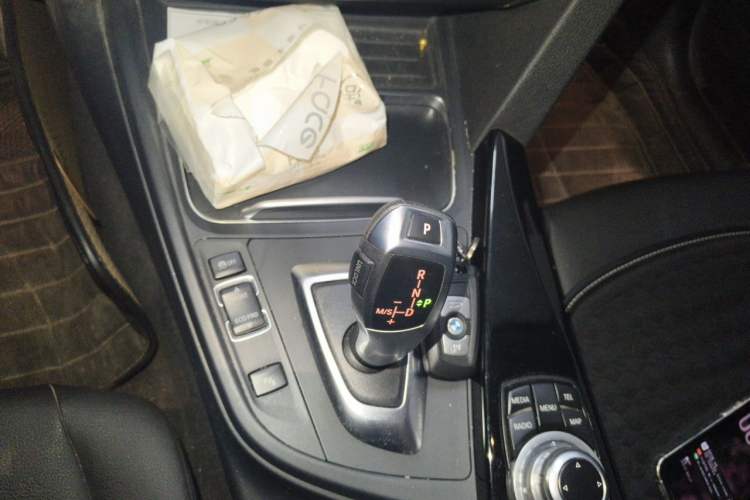Used BMW 3 Series 2016 320Li Fashion Model Gear Lever