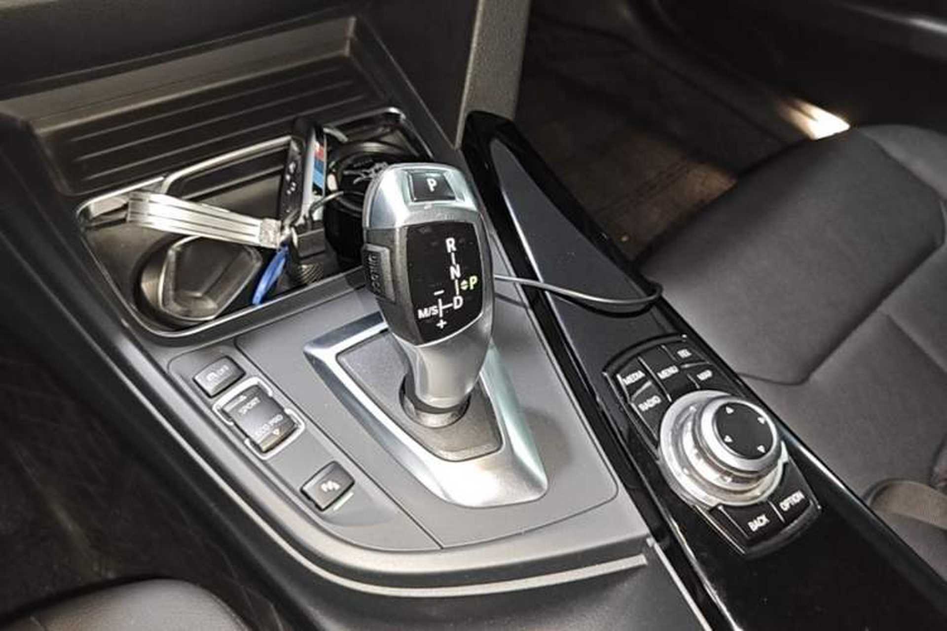 Used BMW 3 Series 2016 320Li Fashion Model Gear Lever