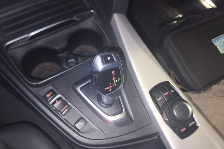 Used BMW 3 Series 2016 320Li Ambition Model Gear Lever