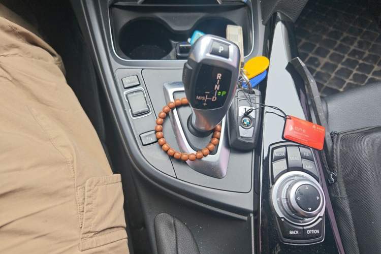 Used BMW 3 Series 2016 320Li Fashion Model Gear Lever