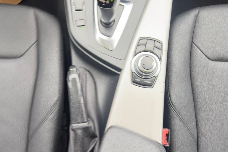 Used BMW 3 Series 2016 320Li Fashion Model Gear Lever
