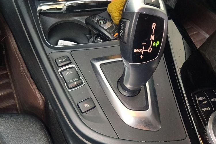 Used BMW 3 Series 2016 320i Fashion Model Gear Lever
