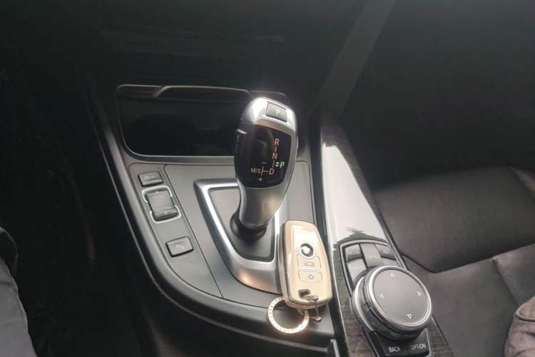 Used BMW 3 Series 2016 320Li Luxury Design Package Gear Lever