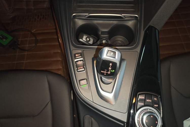 Used BMW 3 Series 2016 320i Fashion Model Gear Lever