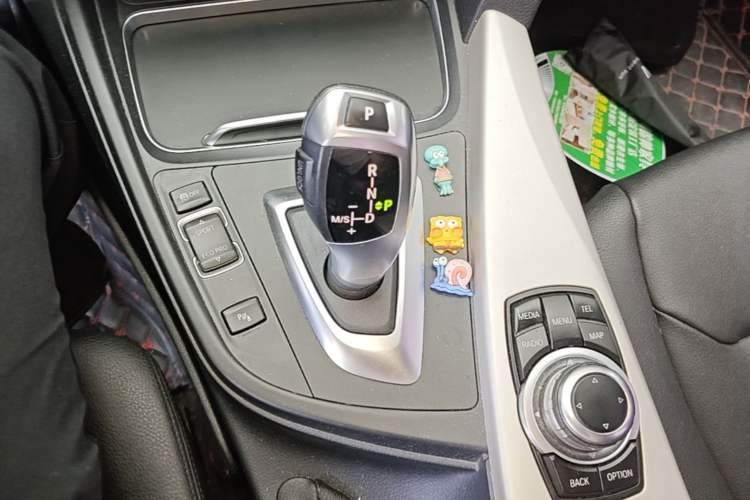Used BMW 3 Series 2016 320i Fashion Model Gear Lever