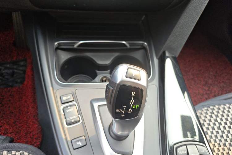 Used BMW 3 Series 2016 320i Fashion Model Gear Lever