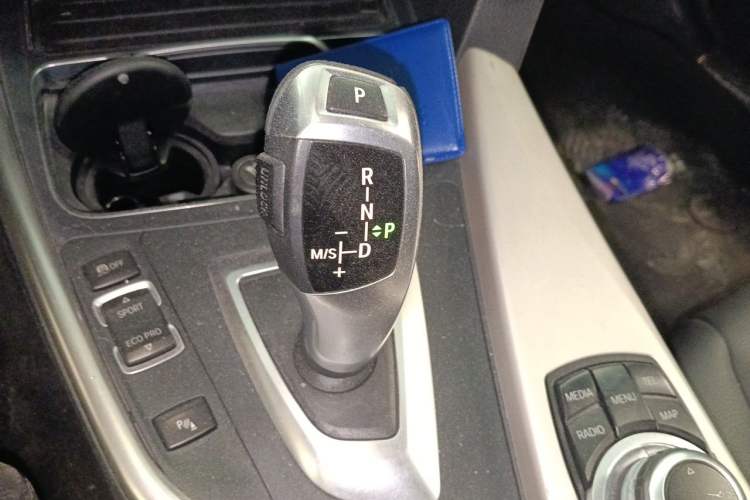 Used BMW 3 Series 2016 320Li Fashion Model Gear Lever