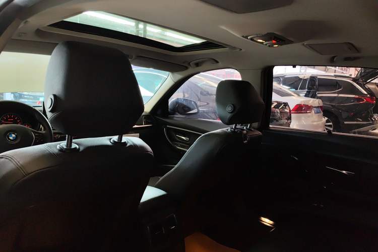 Used BMW 3 Series 2016 320Li Ambition Model Headliner