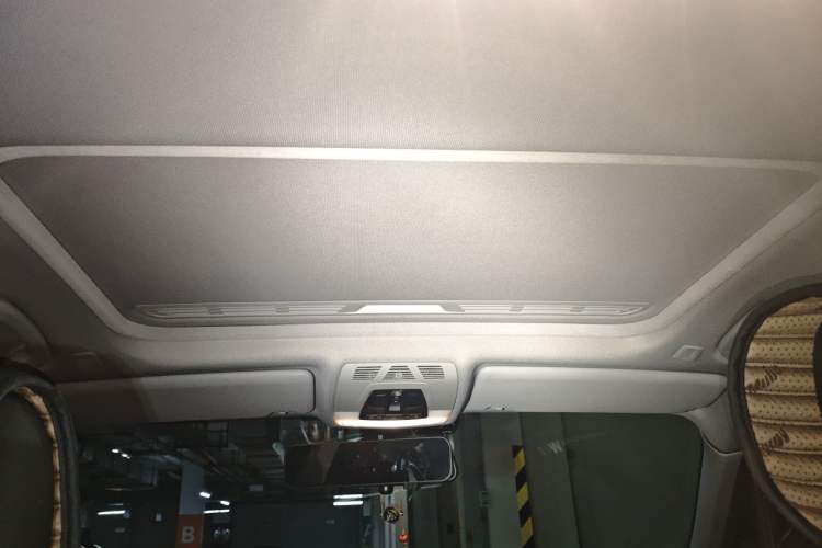 Used BMW 3 Series 2016 320Li Fashion Model Headliner