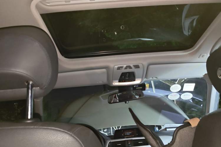 Used BMW 3 Series 2016 320Li Fashion Model Headliner