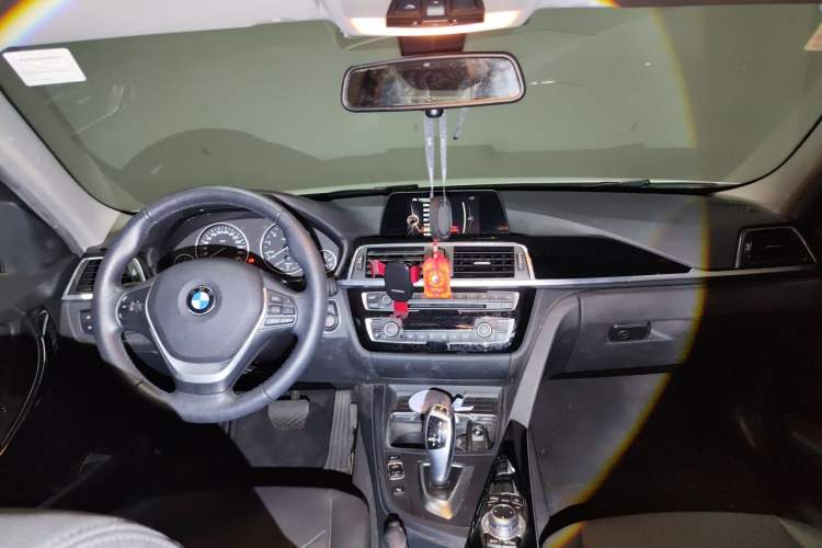 Used BMW 3 Series 2016 320i Fashion Model Headliner