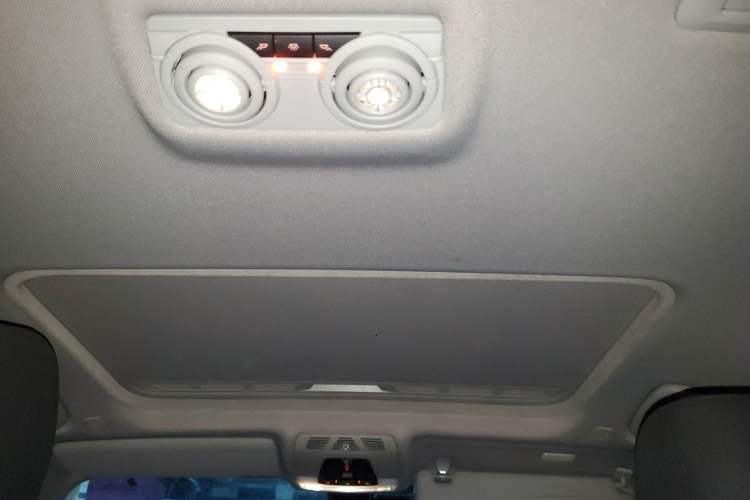 Used BMW 3 Series 2016 316Li Fashion Model Headliner