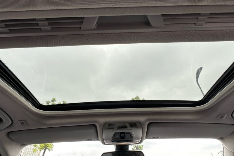Used BMW 3 Series 2016 320Li Fashion Model Headliner