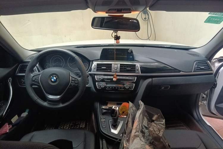 Used BMW 3 Series 2016 320i Fashion Model Headliner