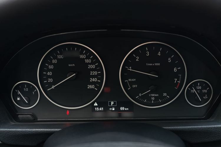 Used BMW 3 Series 2016 320i Sport Touring Edition Instrument Cluster