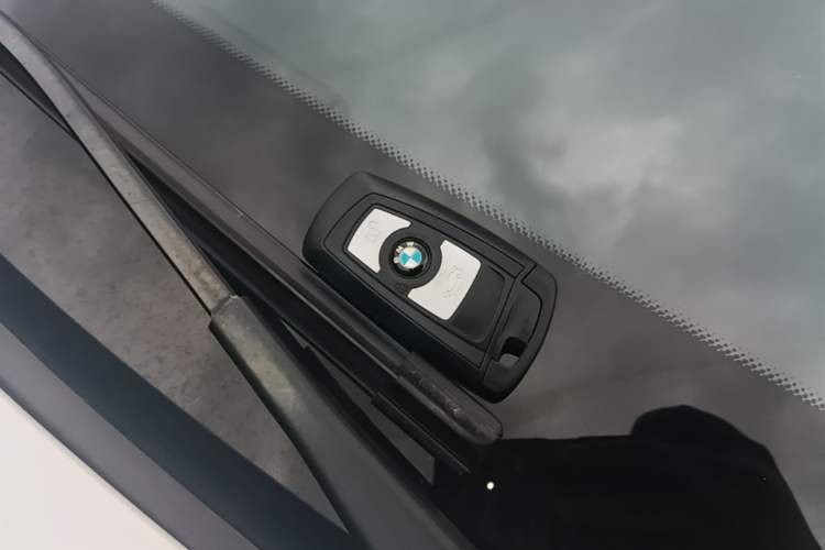 Used BMW 3 Series 2016 320i Fashion Model Interior 1
