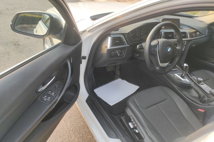 Used BMW 3 Series 2016 316Li Fashion Model Interior 1