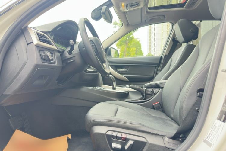 Used BMW 3 Series 2016 320Li Fashion Model Interior 2