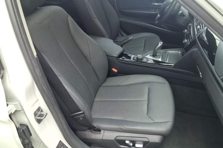 Used BMW 3 Series 2016 316Li Fashion Model Interior 2