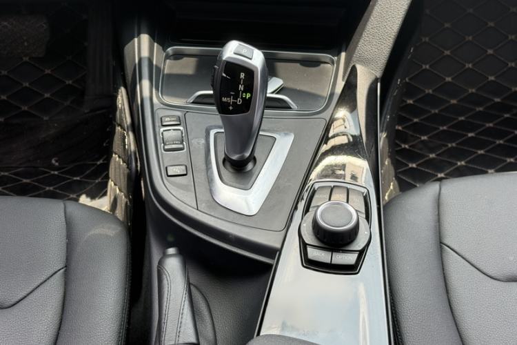 Used BMW 3 Series 2016 316Li Fashion Model Interior 2