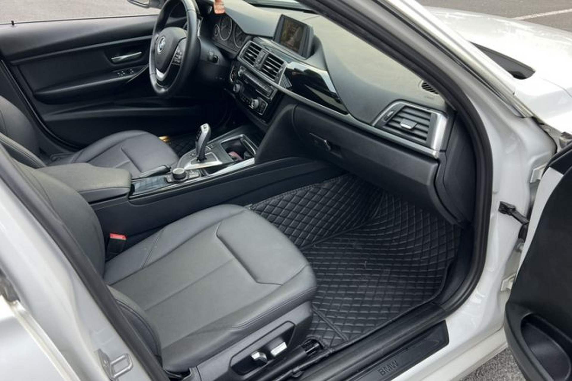 Used BMW 3 Series 2016 320Li Ambition Model Interior 2