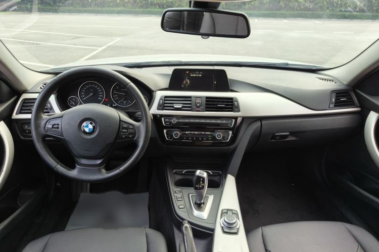 Used BMW 3 Series 2016 320Li Fashion Model Interior 2