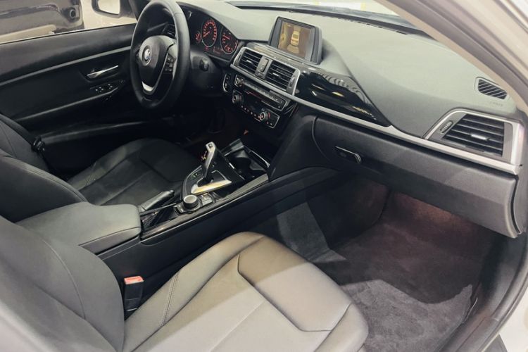Used BMW 3 Series 2016 320Li Ambition Model Interior 2