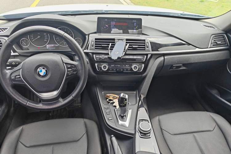 Used BMW 3 Series 2016 320Li Ambition Model Interior 3