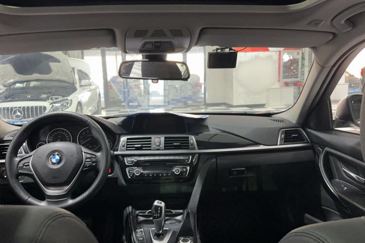 Used BMW 3 Series 2016 320Li Fashion Model Interior 3
