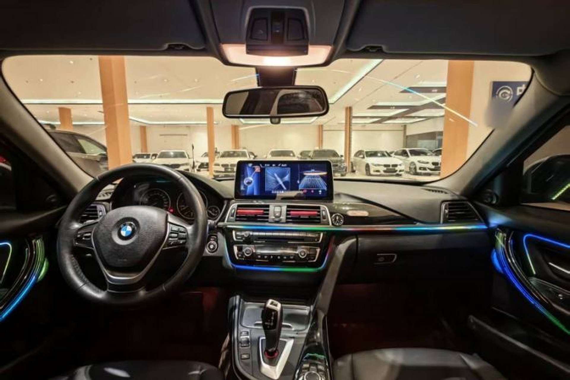 Used BMW 3 Series 2016 320i Fashion Model Interior 3