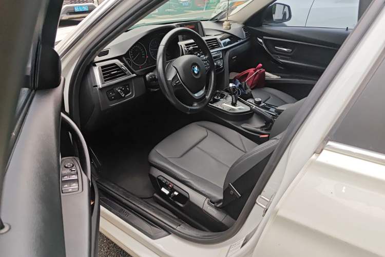 Used BMW 3 Series 2016 320Li Ambition Model Interior 3