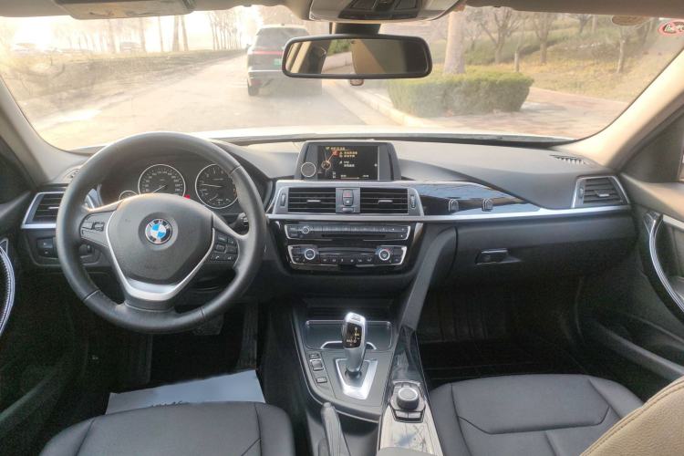 Used BMW 3 Series 2016 316Li Fashion Model Interior 3
