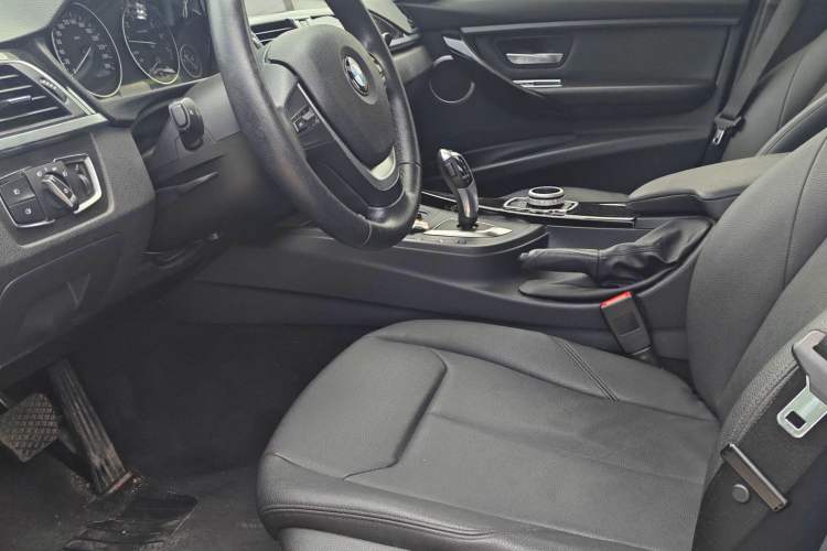 Used BMW 3 Series 2016 320Li Ambition Model Interior 4