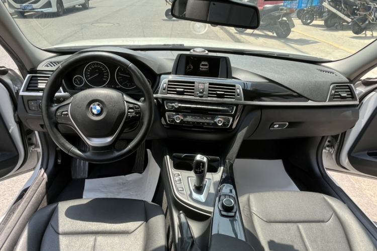 Used BMW 3 Series 2016 320Li Ambition Model Interior 4