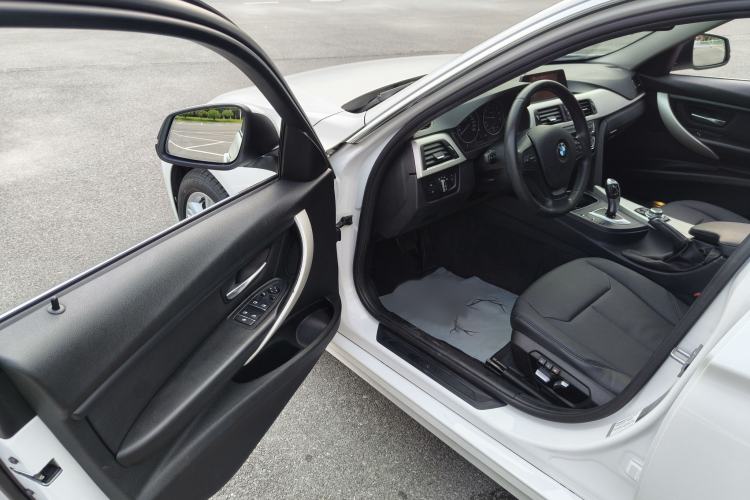 Used BMW 3 Series 2016 320Li Fashion Model Interior 4