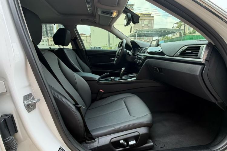 Used BMW 3 Series 2016 320Li Ambition Model Interior 4