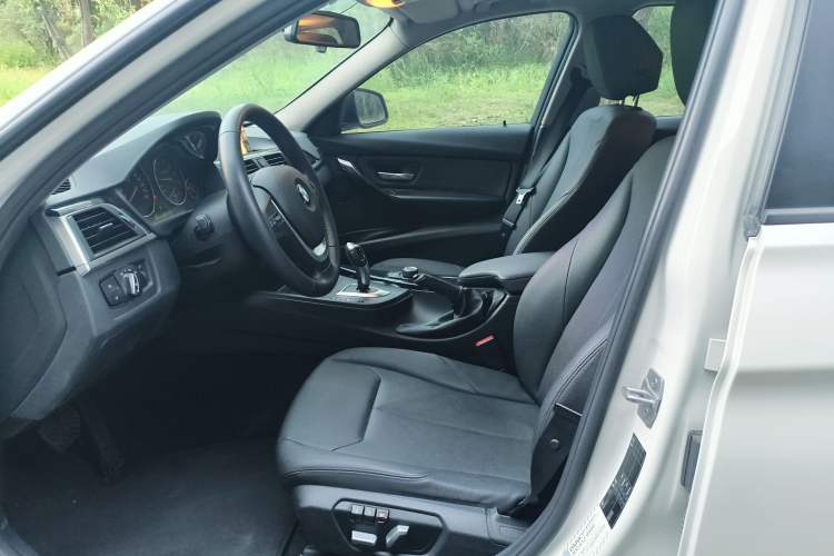 Used BMW 3 Series 2016 316i Fashion Model Interior 8