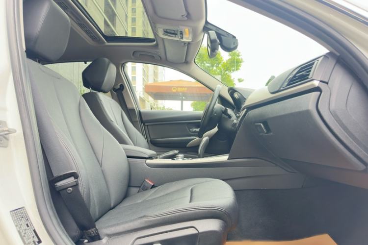 Used BMW 3 Series 2016 320Li Fashion Model Interior 8