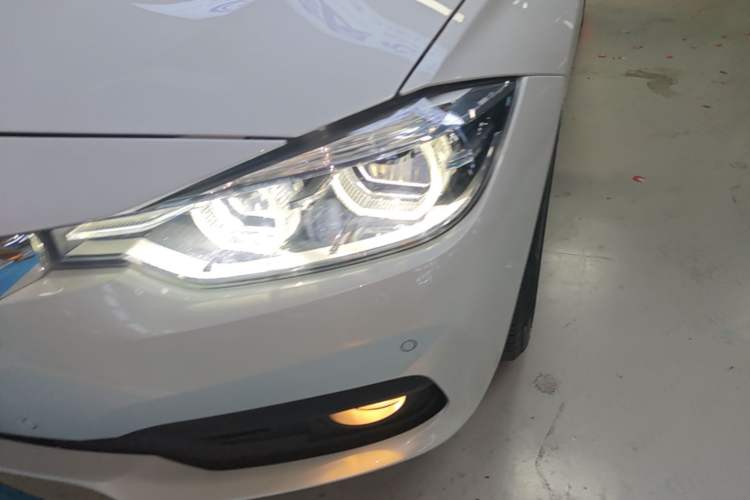 Used BMW 3 Series 2016 320i Fashion Model Left Front Headlight