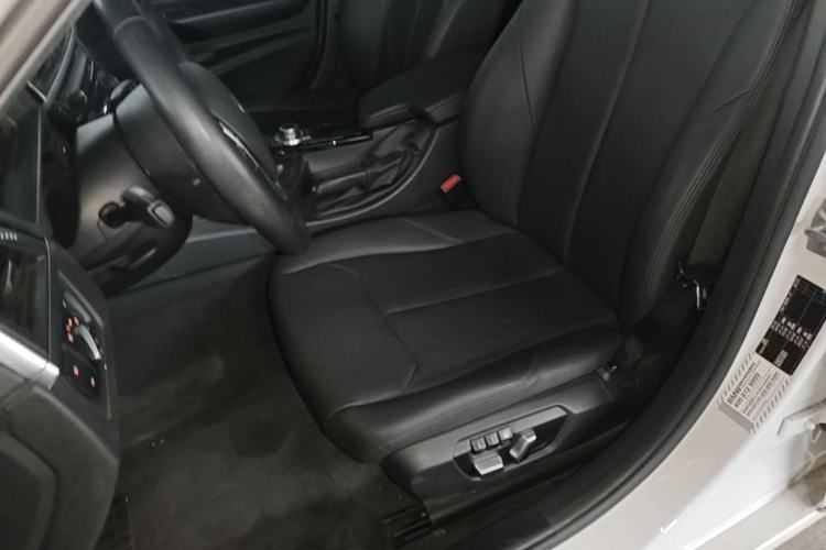 Used BMW 3 Series 2016 320Li Fashion Model Left Front Seat