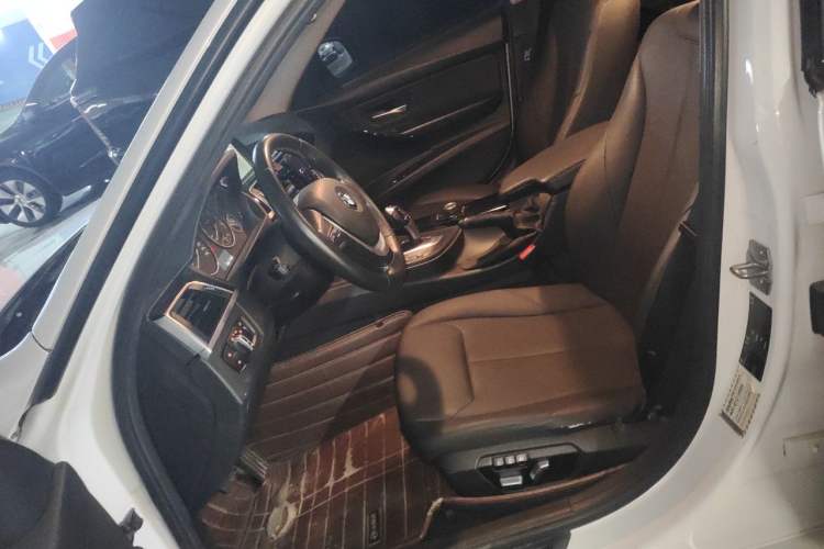 Used BMW 3 Series 2016 316i Fashion Model Left Front Seat