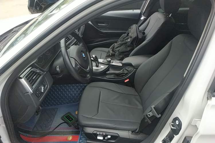 Used BMW 3 Series 2016 316i Fashion Model Left Front Seat