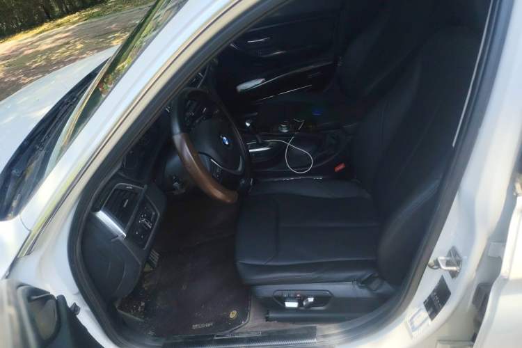 Used BMW 3 Series 2016 320Li Fashion Model Left Front Seat