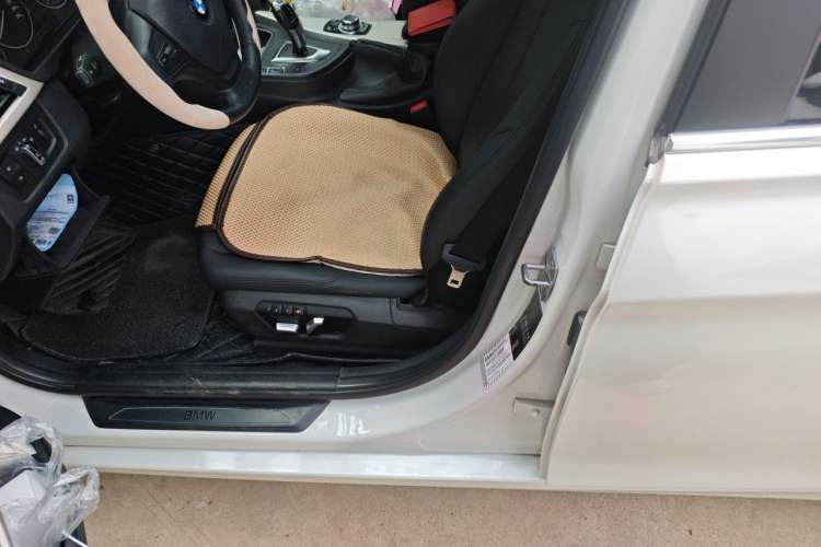 Used BMW 3 Series 2016 320Li Fashion Model Left Front Seat