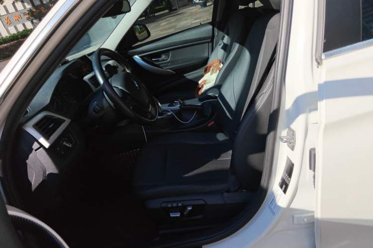 Used BMW 3 Series 2016 320Li Fashion Model Left Front Seat