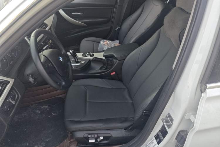 Used BMW 3 Series 2016 320Li Fashion Model Left Front Seat