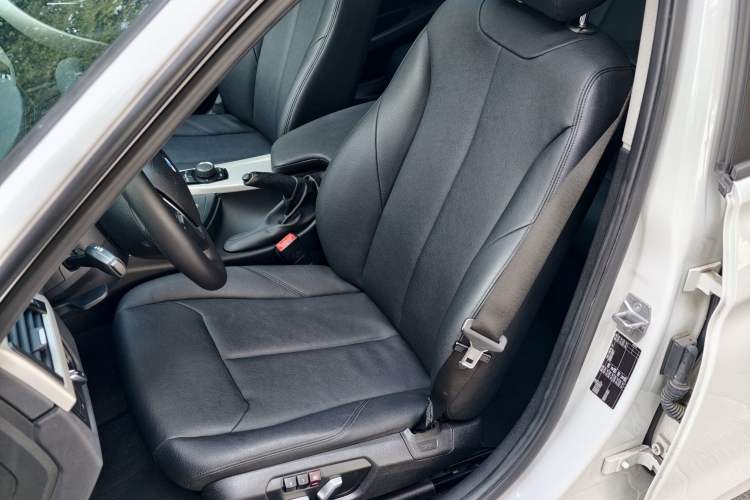 Used BMW 3 Series 2016 320i Sport Touring Edition Left Front Seat