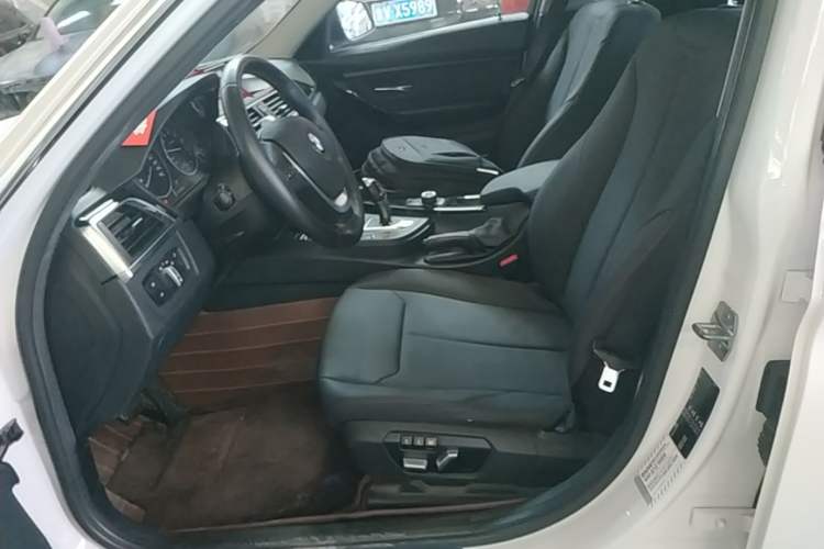 Used BMW 3 Series 2016 320Li Ambition Model Left Front Seat