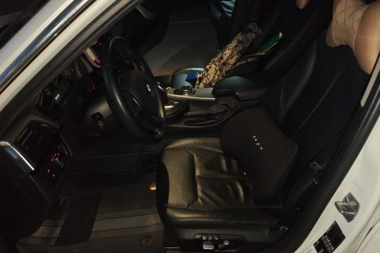 Used BMW 3 Series 2016 328Li Fashion Model Left Front Seat