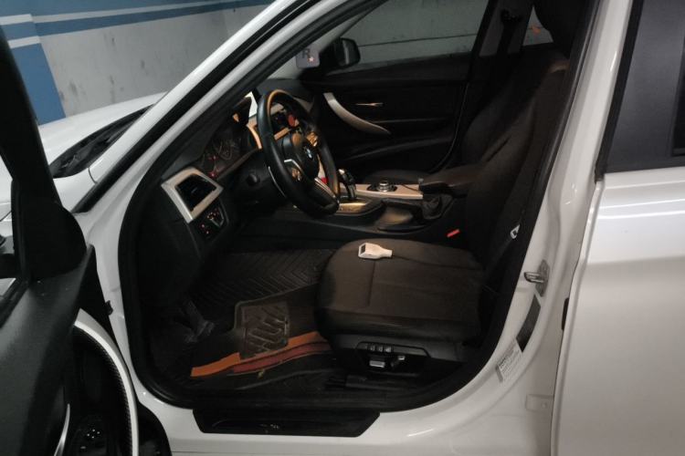 Used BMW 3 Series 2016 320i Fashion Model Left Front Seat